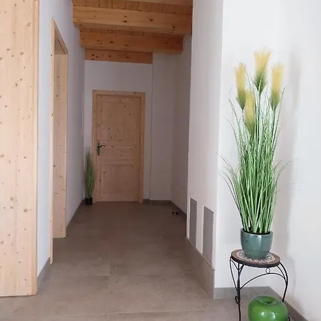 Fellbacher, Weissensee Apartment *