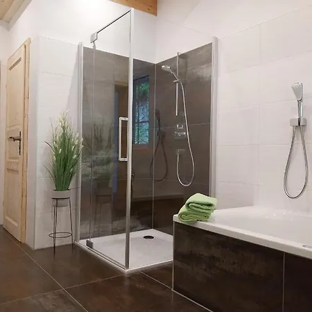 Fellbacher, Weissensee Apartment *