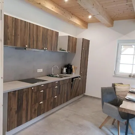 Fellbacher, Weissensee Apartment *